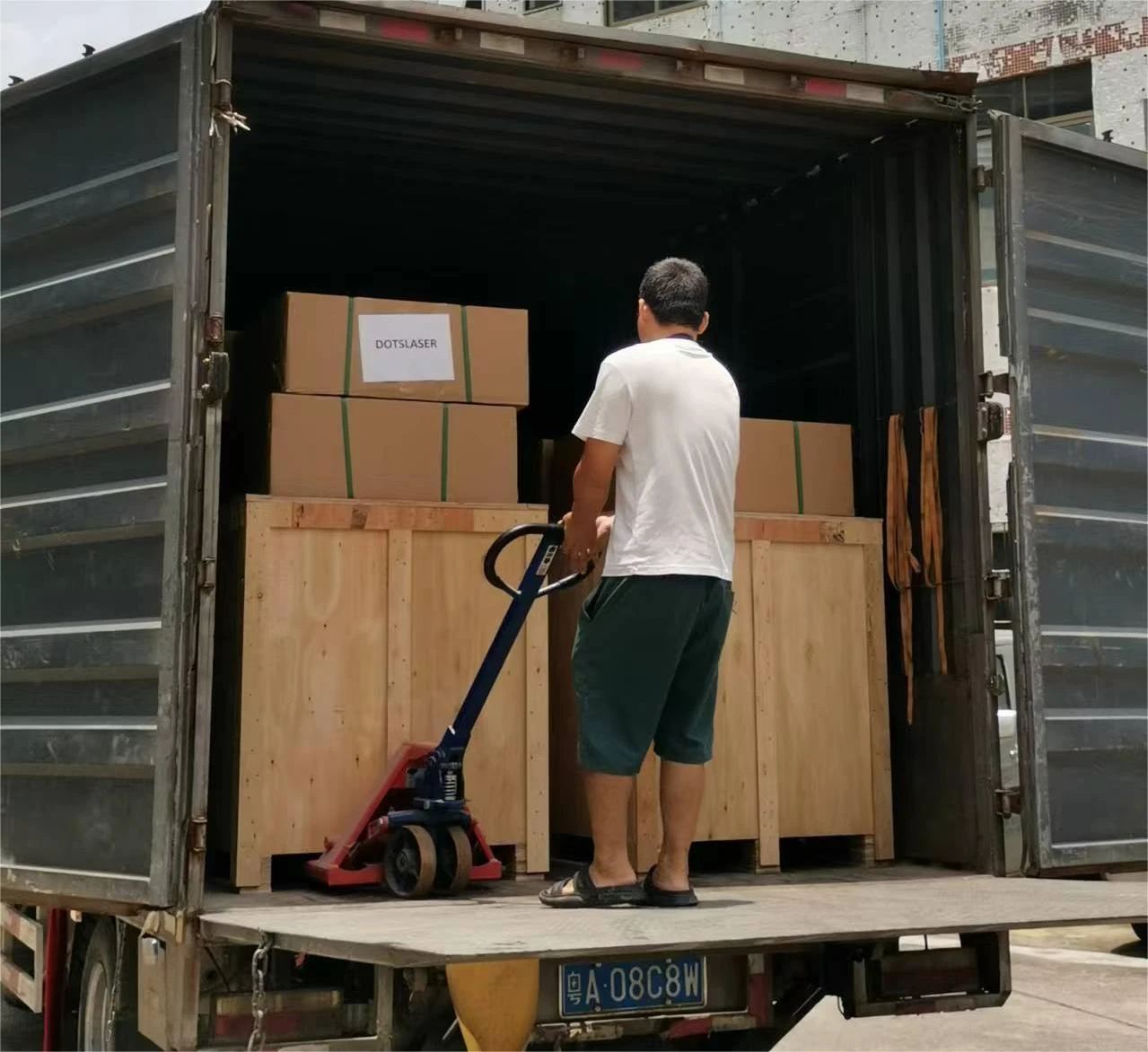 Cargo laser machine shipment